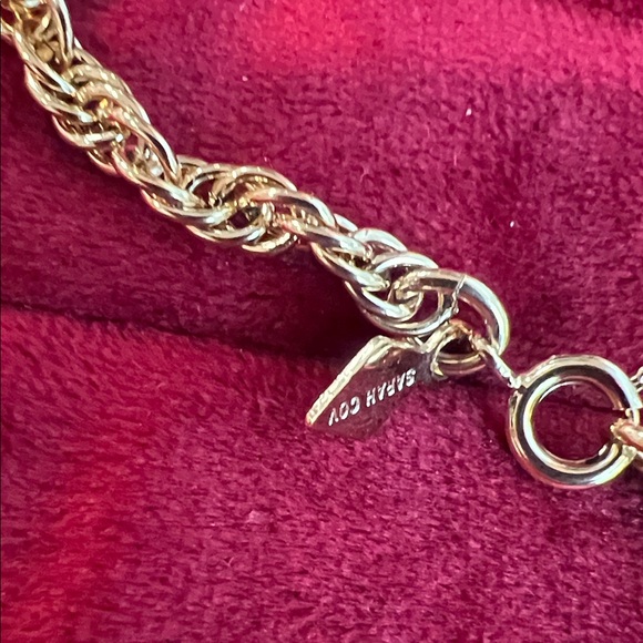 Sarah Coventry Gold Filigree locket Necklace - Picture 3 of 12